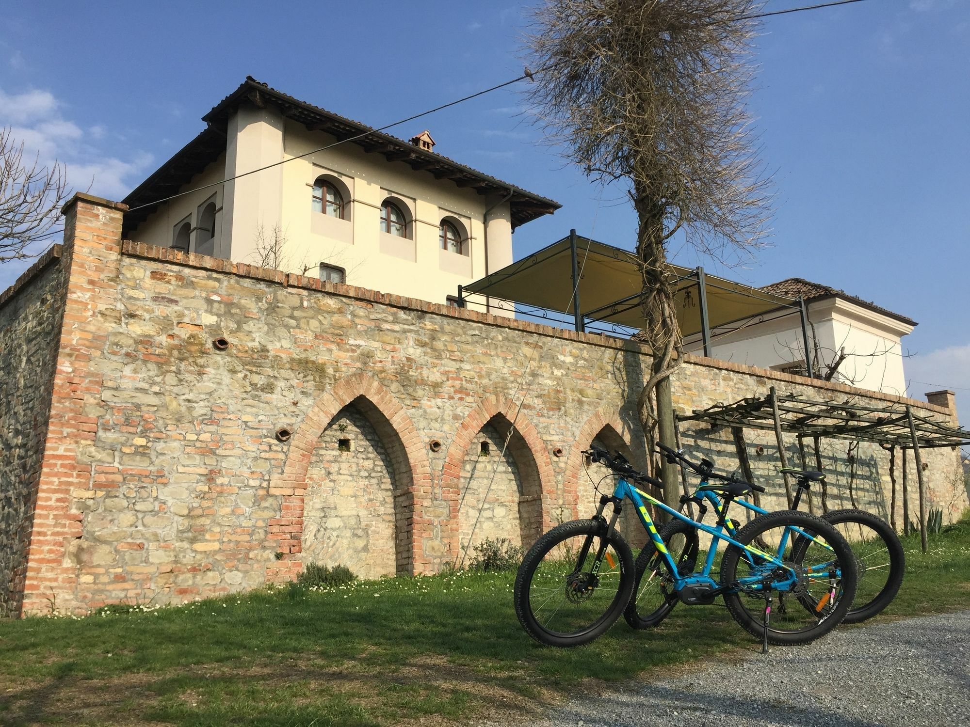 Bed and Breakfast Cascina Baresane Alba  Exterior foto